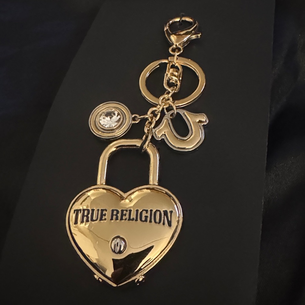 True Religion Gold Heart Charm Keychain - Picture 2 of 2